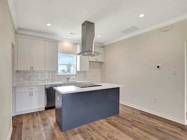 120 Jewel Drive, Crystal Beach, TX 77650