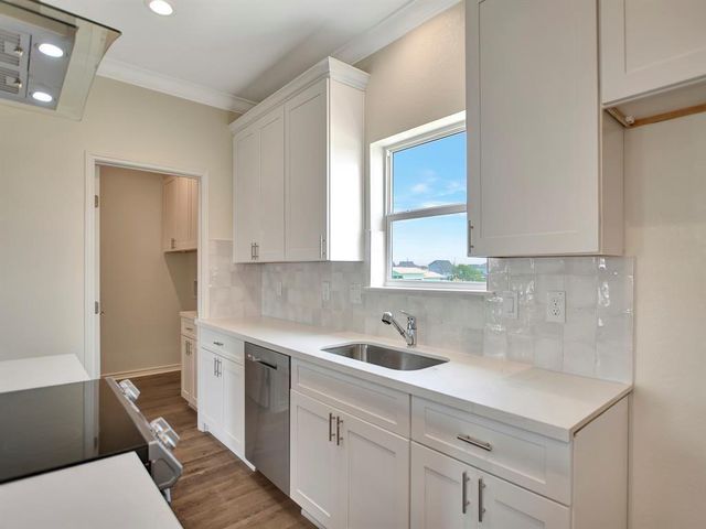 120 Jewel Drive, Crystal Beach, TX 77650