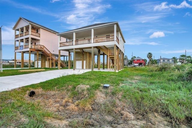 120 Jewel Drive, Crystal Beach, TX 77650