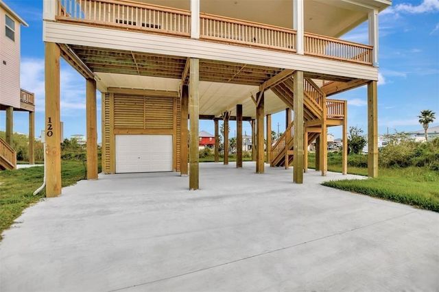 120 Jewel Drive, Crystal Beach, TX 77650