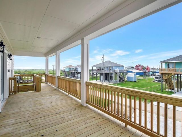 120 Jewel Drive, Crystal Beach, TX 77650