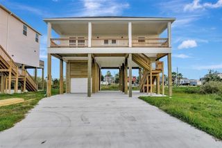 120 Jewel Drive, Crystal Beach, TX 77650
