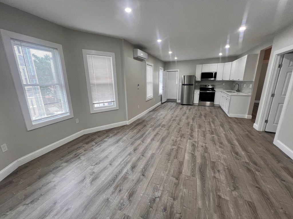 15 Quince Field 2, Boston, MA 02125