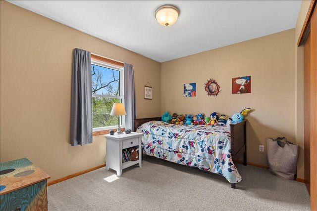 1707 Larkspur LANE, West Bend, WI 53090