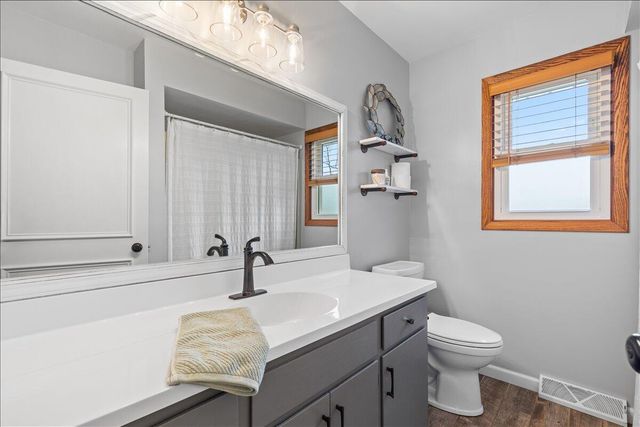 1707 Larkspur LANE, West Bend, WI 53090