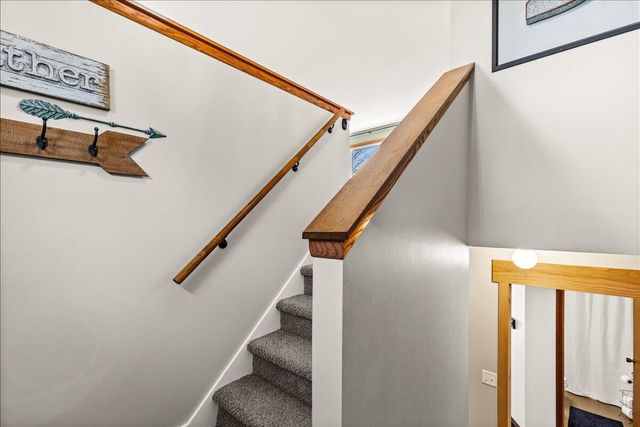 1707 Larkspur LANE, West Bend, WI 53090