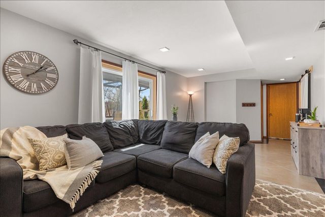 1707 Larkspur LANE, West Bend, WI 53090
