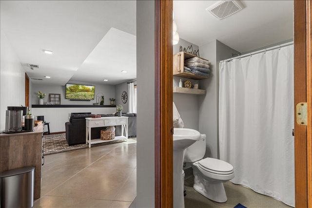 1707 Larkspur LANE, West Bend, WI 53090
