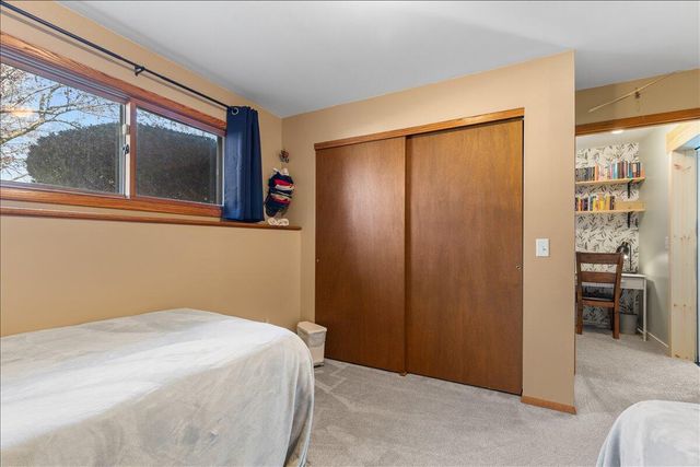 1707 Larkspur LANE, West Bend, WI 53090