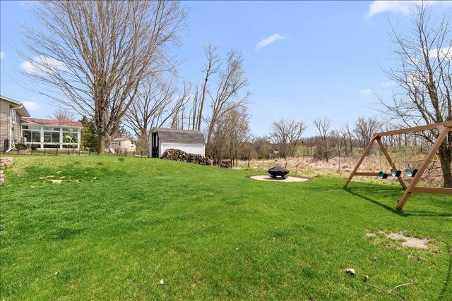 1707 Larkspur LANE, West Bend, WI 53090