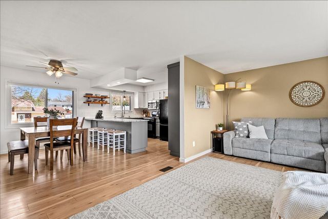 1707 Larkspur LANE, West Bend, WI 53090