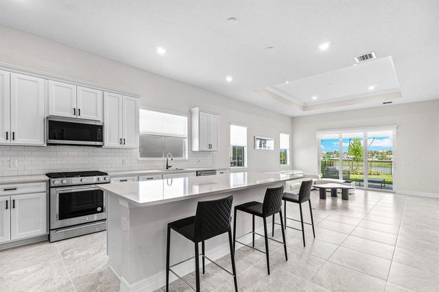 12325 Frontline Lane, Palm Beach Gardens, FL 33412