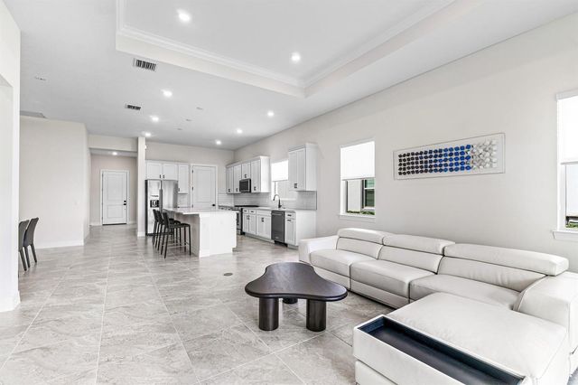 12325 Frontline Lane, Palm Beach Gardens, FL 33412