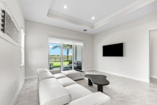 12325 Frontline Lane, Palm Beach Gardens, FL 33412