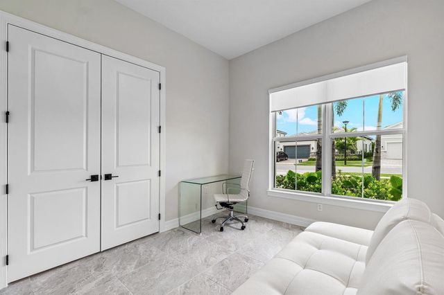 12325 Frontline Lane, Palm Beach Gardens, FL 33412