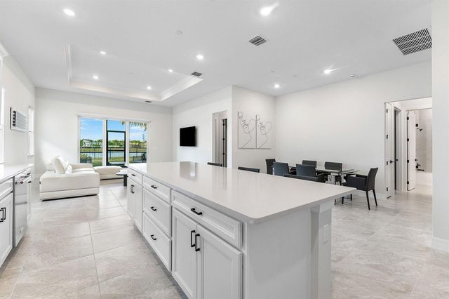 12325 Frontline Lane, Palm Beach Gardens, FL 33412
