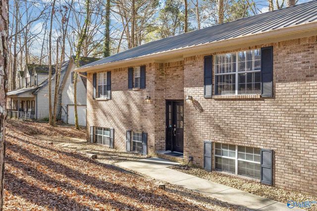 3608 Briarwood Lane, Guntersville, AL 35976