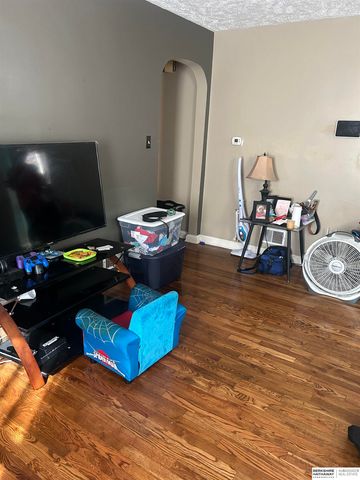 3342 N 41st Street, Omaha, NE 68111