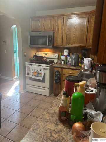 3342 N 41st Street, Omaha, NE 68111