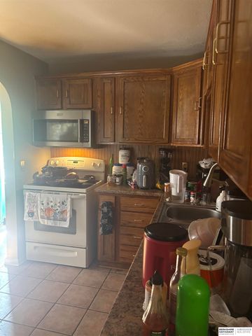 3342 N 41st Street, Omaha, NE 68111