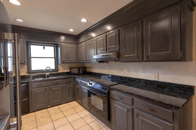 114 Post Office Ln., Pawleys Island, SC 29585