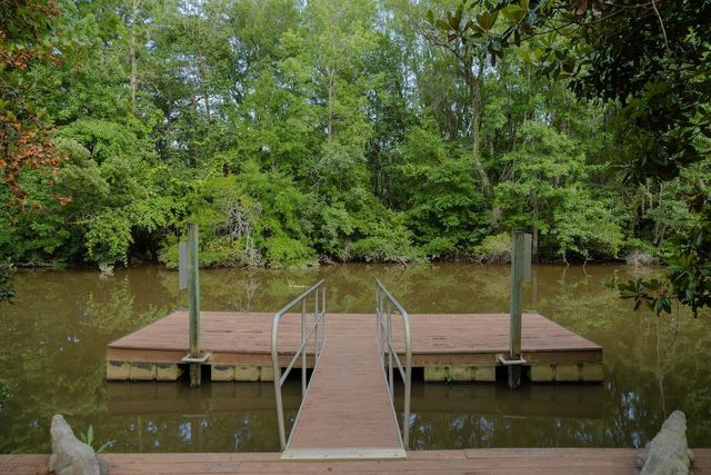 114 Post Office Ln., Pawleys Island, SC 29585