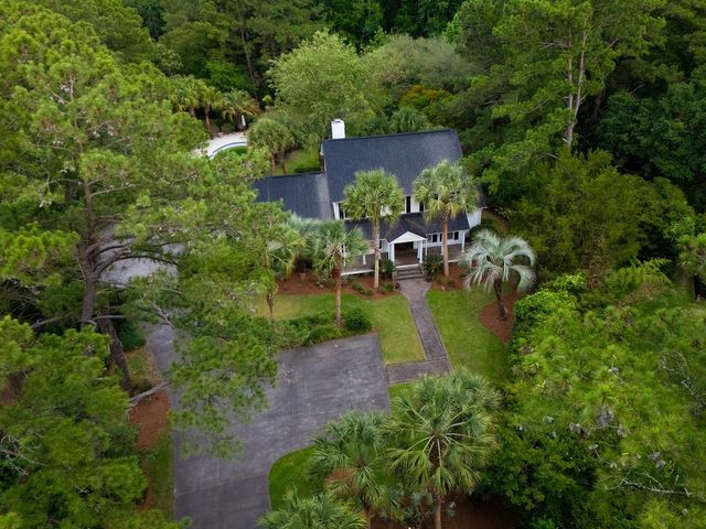 114 Post Office Ln., Pawleys Island, SC 29585