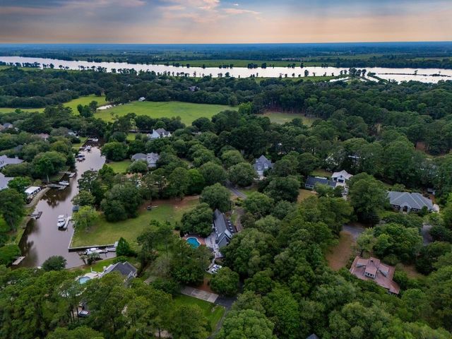 114 Post Office Ln., Pawleys Island, SC 29585