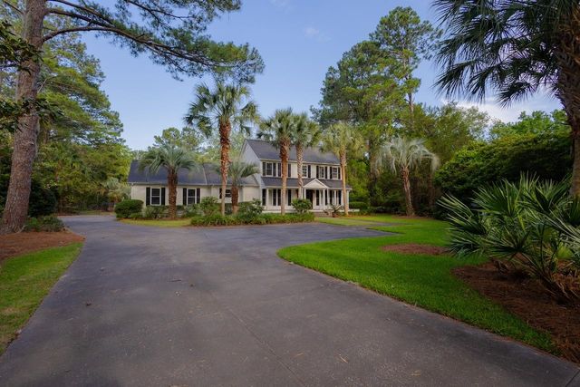 114 Post Office Ln., Pawleys Island, SC 29585