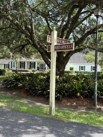 114 Post Office Ln., Pawleys Island, SC 29585