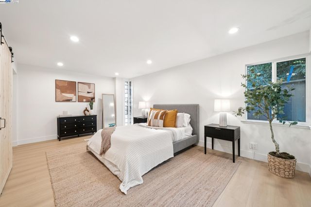 201 Amherst Ave, Kensington, CA 94708