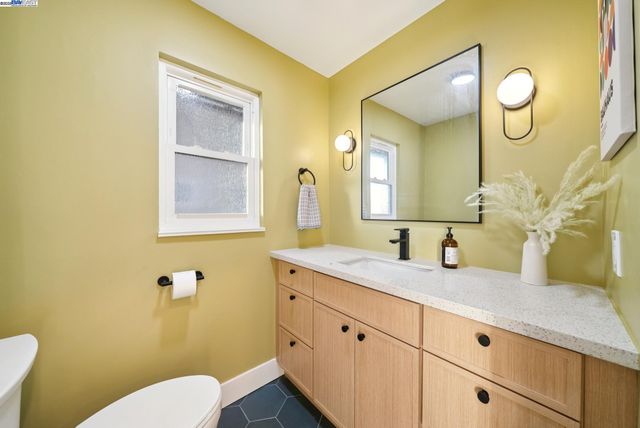 201 Amherst Ave, Kensington, CA 94708