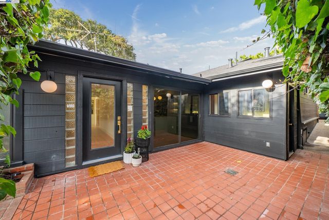 201 Amherst Ave, Kensington, CA 94708