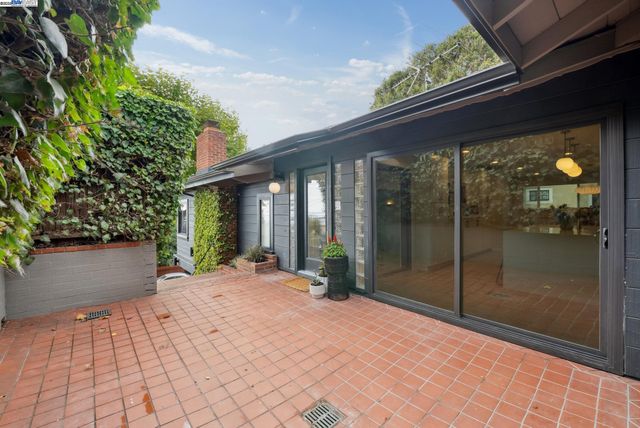 201 Amherst Ave, Kensington, CA 94708