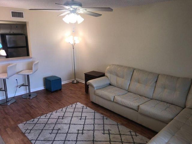 1000 Scotia Drive 205, Hypoluxo, FL 33462