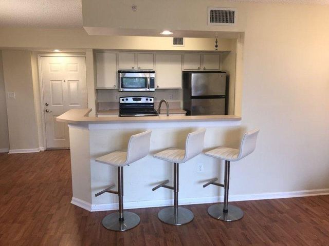 1000 Scotia Drive 205, Hypoluxo, FL 33462