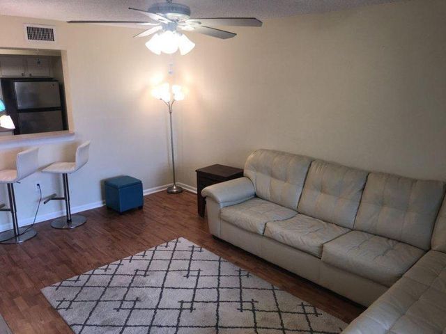 1000 Scotia Drive 205, Hypoluxo, FL 33462