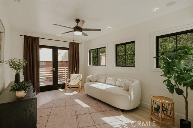 584 N Plymouth Boulevard, Los Angeles, CA 90004