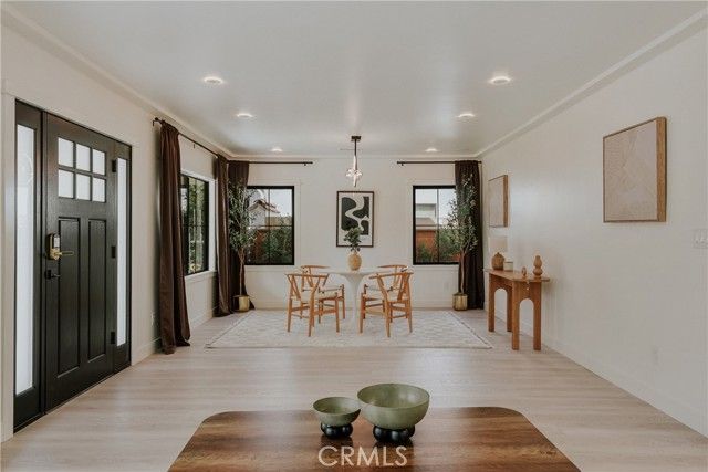 584 N Plymouth Boulevard, Los Angeles, CA 90004