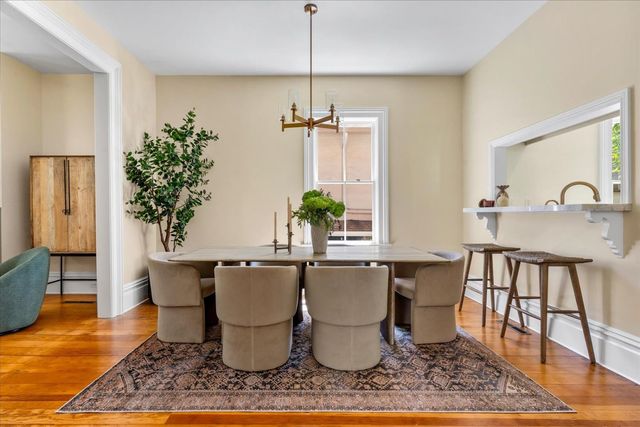 1704 N St, Sacramento, CA 95811