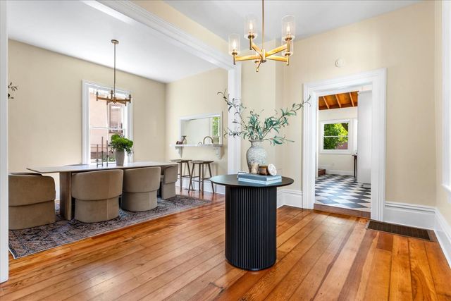 1704 N St, Sacramento, CA 95811
