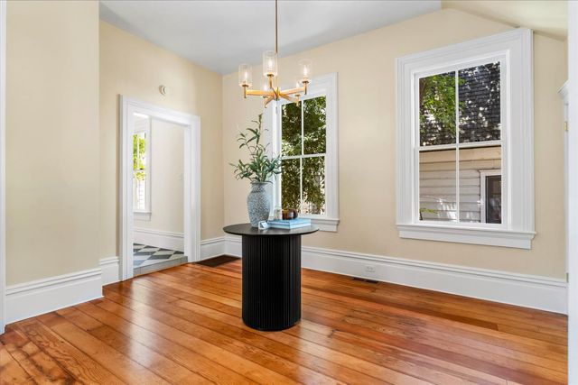 1704 N St, Sacramento, CA 95811