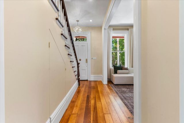 1704 N St, Sacramento, CA 95811
