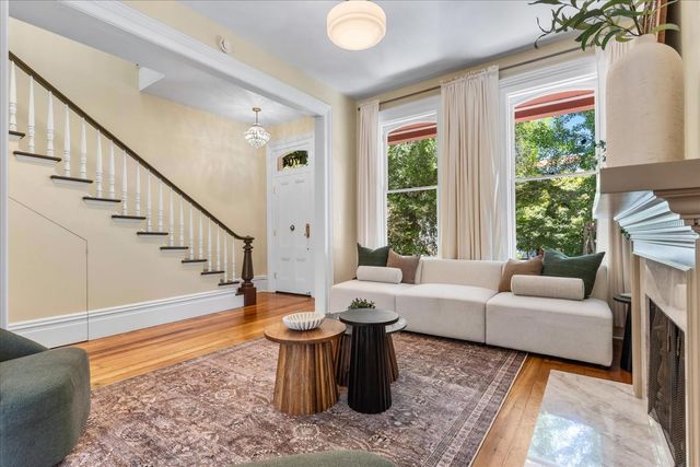 1704 N St, Sacramento, CA 95811