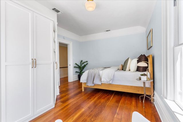 1704 N St, Sacramento, CA 95811