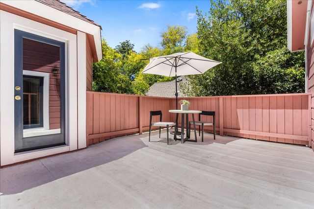 1704 N St, Sacramento, CA 95811