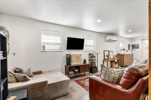 1704 N St, Sacramento, CA 95811