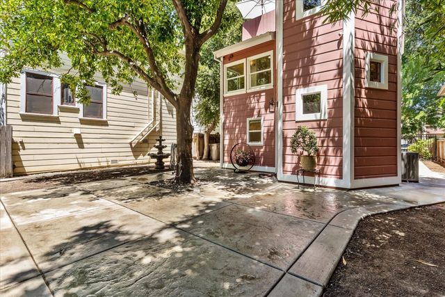 1704 N St, Sacramento, CA 95811