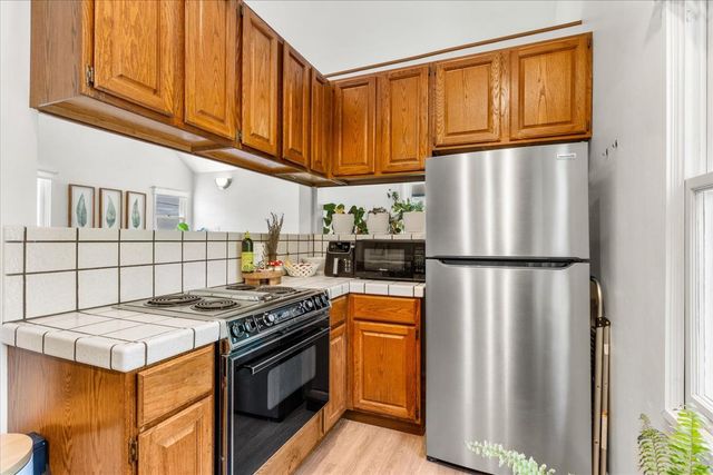 1704 N St, Sacramento, CA 95811