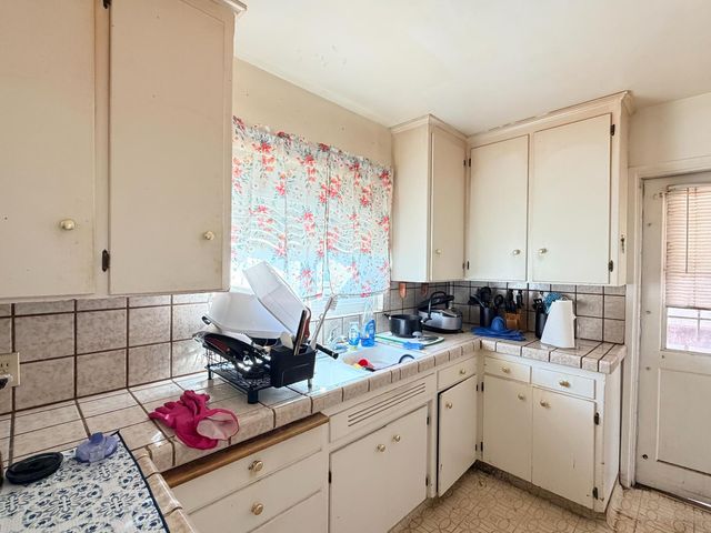 15445 W E Street, Kerman, CA 93630